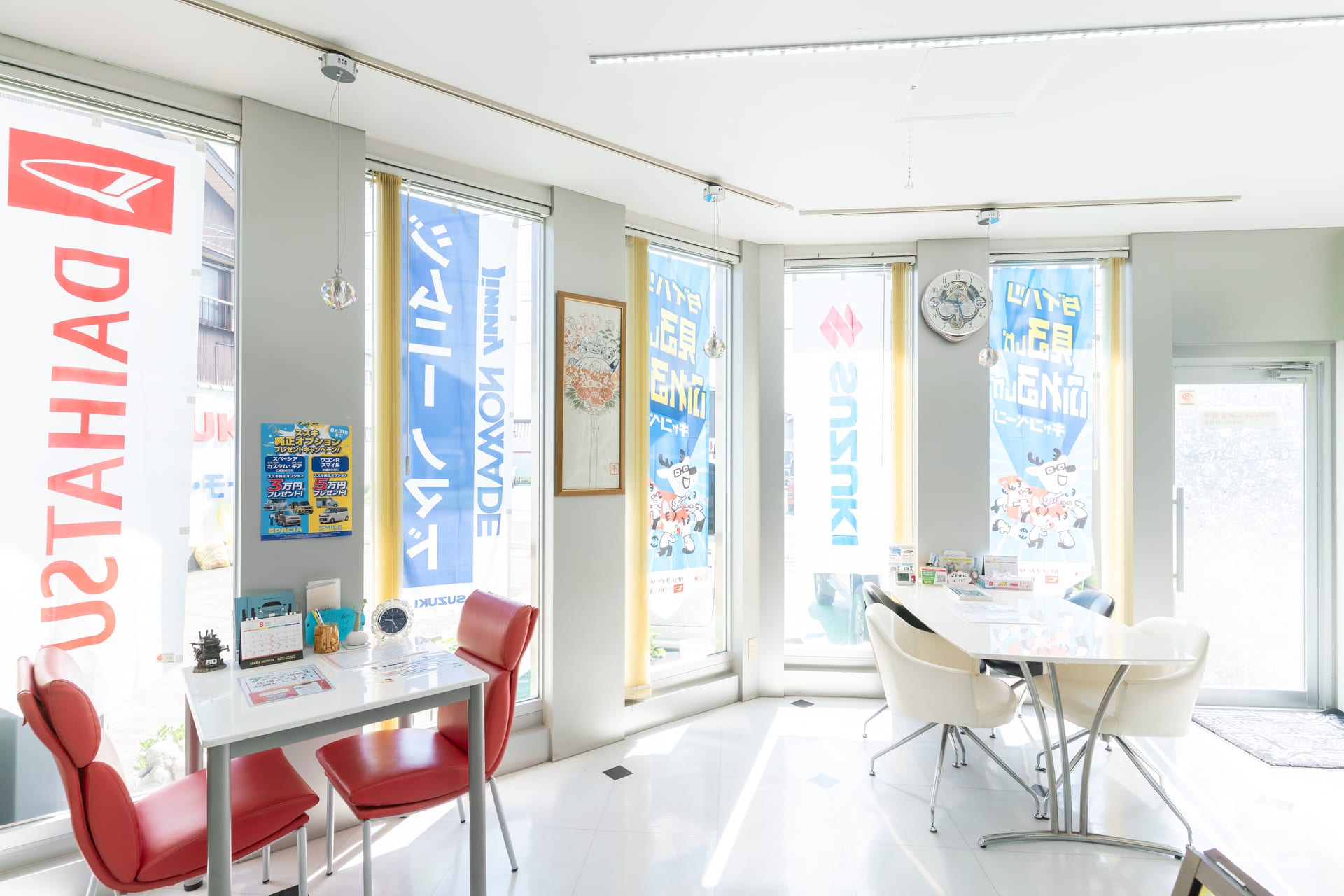 愛知県一宮市浅井町にあるハラ・モーターの店舗内